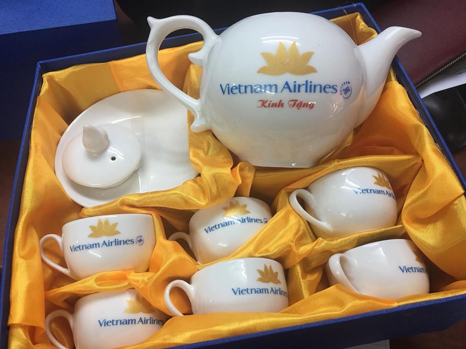 ấm chén logo vietnam airlines