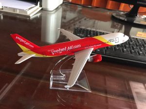 mô hình máy bay vietjet 16 cm